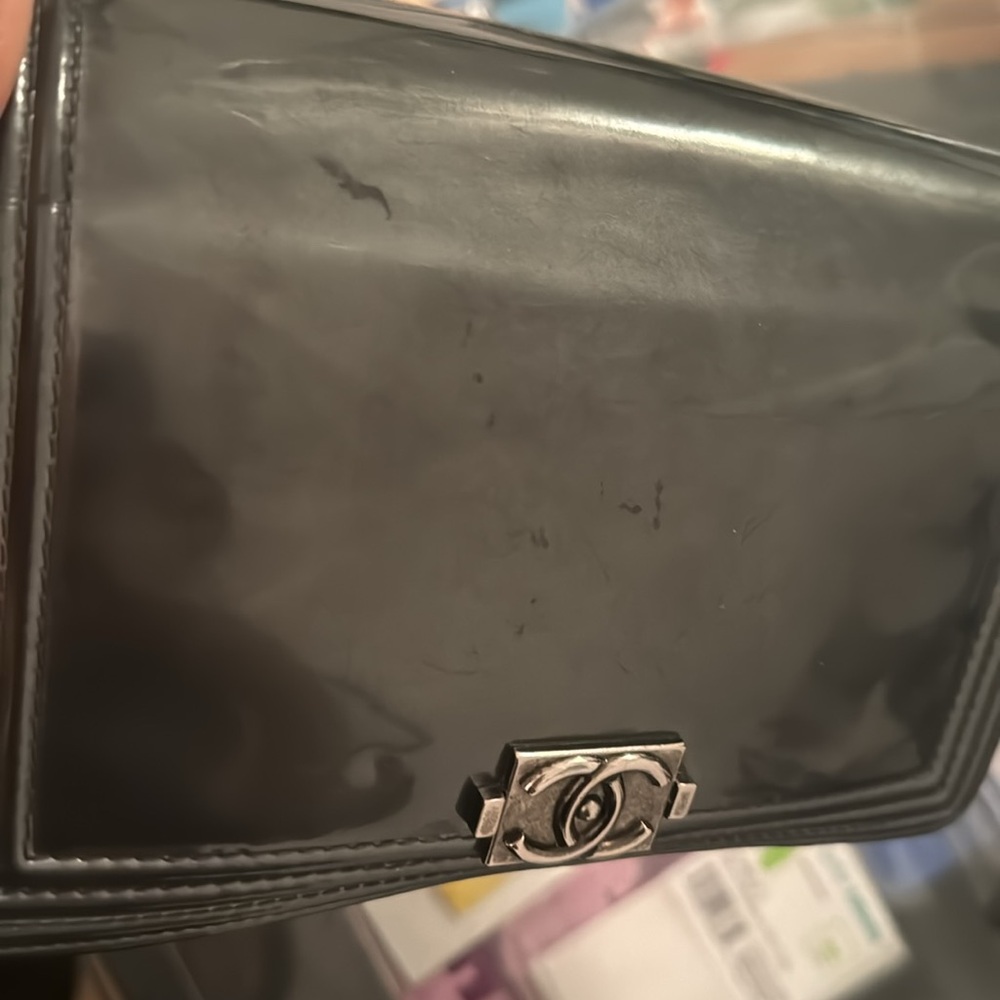 💯% authentic Boy Chanel wallet - Picture 2 of 6